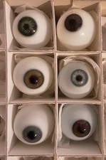 Glasauge braun blau grau