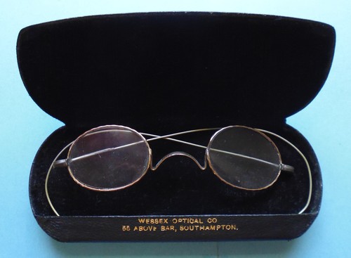 Alte antike brille - brille, etui